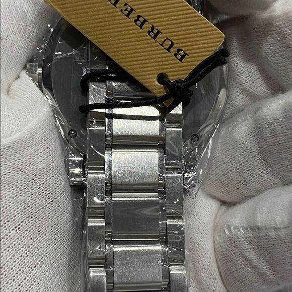 NIB Black Check Burberry Watch - Picture 7 of 10